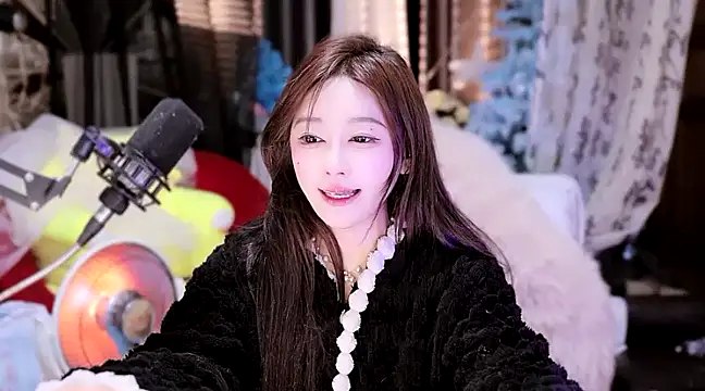 Missy Nana21 online show from 02/13/25, 04:28