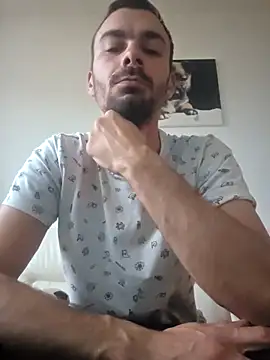 Snapshot of Bigone_Cro chatting on 11/16/25, 02:22 Bigone Cro online show from 11/16/25, 02:22