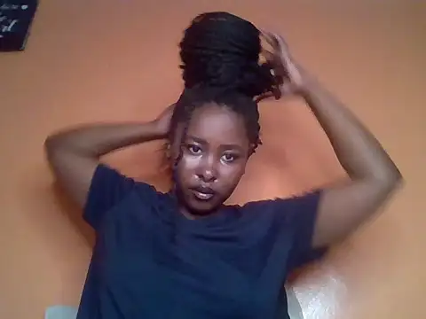 Moonfades online show from 11/10/25, 07:35