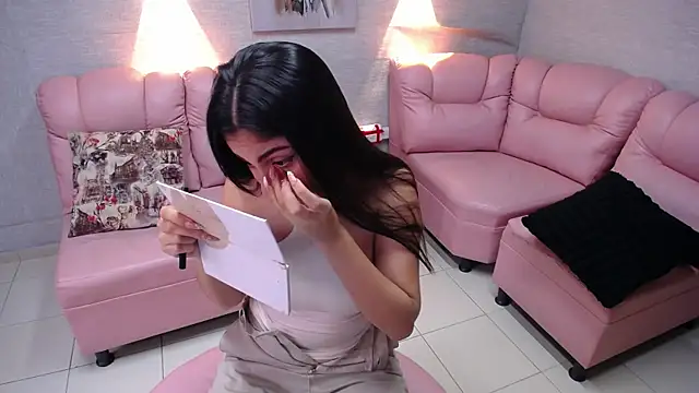 Alaya cute online show from 10/06/25, 09:37