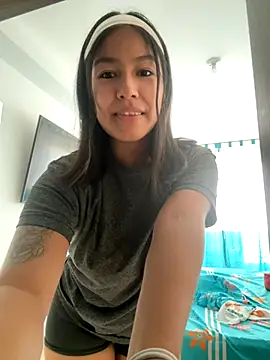 Snapshot of EmmaRossem chatting on 09/15/25, 07:03 EmmaRossem online show from 09/15/25, 07:03