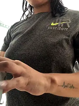 Snapshot of EmmaRossem chatting on 10/04/25, 06:42 EmmaRossem online show from 10/04/25, 06:42