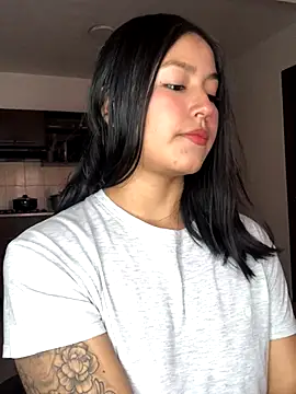 Snapshot of EmmaRossem chatting on 11/20/25, 08:09 EmmaRossem online show from 11/20/25, 08:09