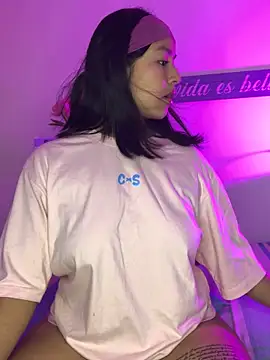 Snapshot of EmmaRossem chatting on 10/09/25, 07:47 EmmaRossem online show from 10/09/25, 07:47