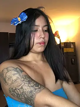 Snapshot of EmmaRossem chatting on 02/19/26, 07:44 EmmaRossem online show from 02/19/26, 07:44