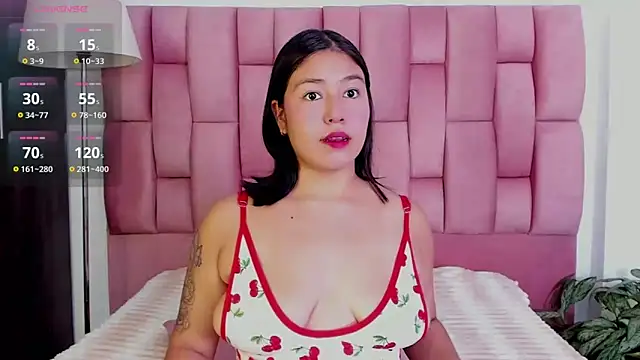 Snapshot of EmmaRossem chatting on 03/22/25, 07:31 EmmaRossem online show from 03/22/25, 07:31