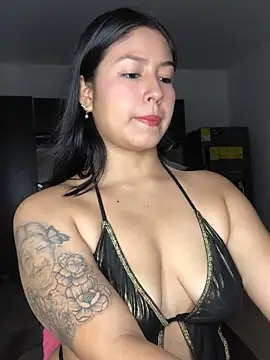 Snapshot of EmmaRossem chatting on 11/27/25, 07:25 EmmaRossem online show from 11/27/25, 07:25