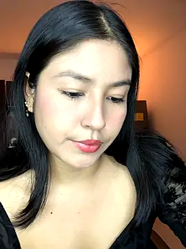 Snapshot of EmmaRossem chatting on 12/03/25, 07:46 EmmaRossem online show from 12/03/25, 07:46