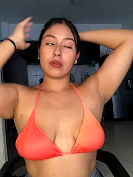 Snapshot of EmmaRossem chatting on 11/14/25, 07:28 EmmaRossem online show from 11/14/25, 07:28