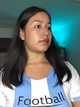 Snapshot of EmmaRossem chatting on 02/21/26, 07:49 EmmaRossem online show from 02/21/26, 07:49