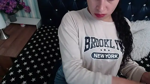 Snapshot of Scarlett_Keaton chatting on 09/22/25, 05:24 Scarlett Keaton online show from 09/22/25, 05:24