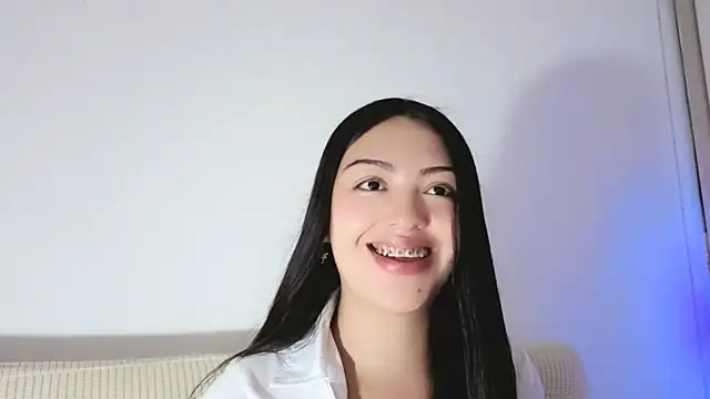 Sweet-Sophiee online show from 07/21/26, 01:08