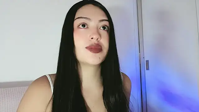 Sweet-Sophiee online show from 07/18/26, 03:15