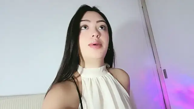 Sweet-Sophiee online show from 07/27/26, 01:45