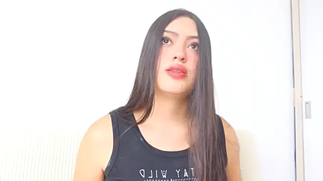 Sweet-Sophiee online show from 11/30/25, 06:52