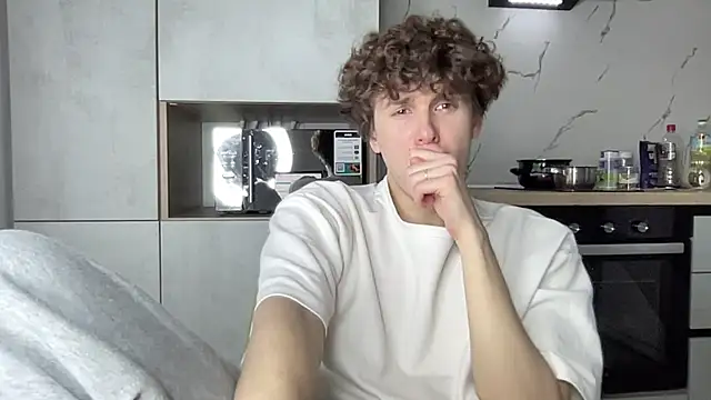 Snapshot of alyx_garden chatting on 02/25/26, 11:32 alyx garden online show from 02/25/26, 11:32