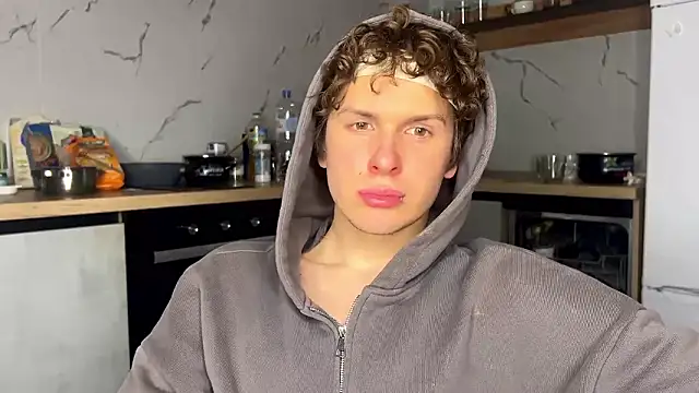 Snapshot of alyx_garden chatting on 02/26/26, 07:14 alyx garden online show from 02/26/26, 07:14