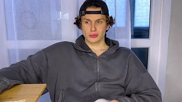 alyx garden online show from 04/10/26, 02:35