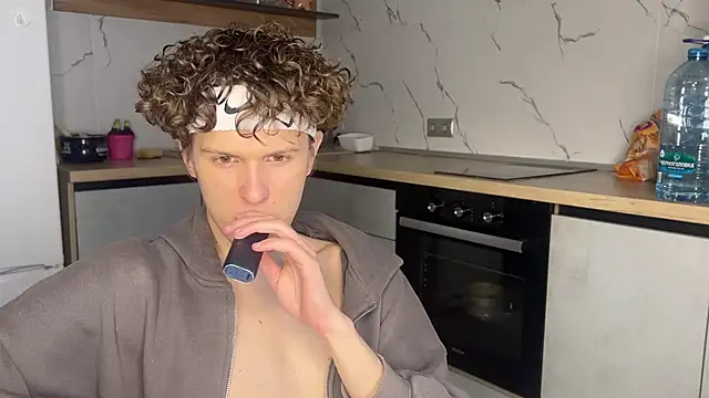 Snapshot of alyx_garden chatting on 03/01/26, 11:43 alyx garden online show from 03/01/26, 11:43