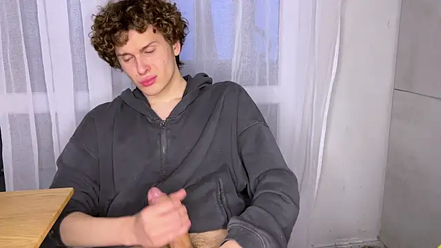 alyx garden online show from 04/03/26, 04:57