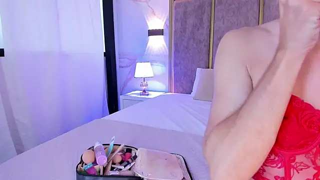 MaxiRogers online show from 12/14/25, 12:22