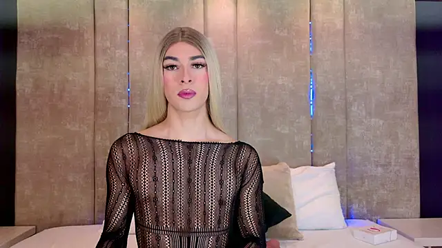 MaxiRogers online show from 11/17/25, 11:47