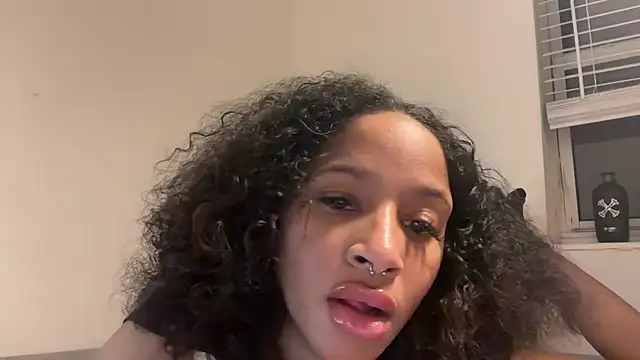 Snapshot of shandiloveslemonss chatting on 10/23/25, 11:25 shandiloveslemonss online show from 10/23/25, 11:25