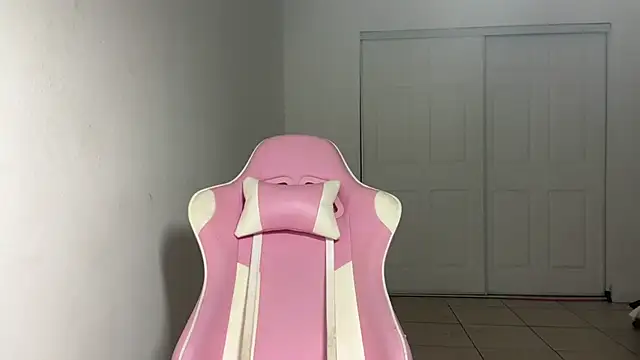 Snapshot of shandiloveslemonss chatting on 10/29/25, 01:59 shandiloveslemonss online show from 10/29/25, 01:59