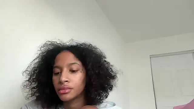 Snapshot of shandiloveslemonss chatting on 10/26/25, 10:10 shandiloveslemonss online show from 10/26/25, 10:10