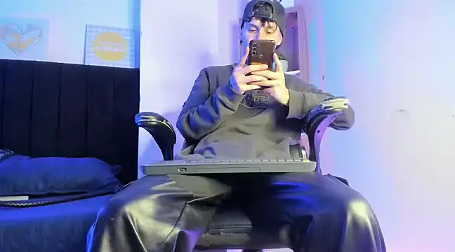 DemianPrince online show from 01/15/25, 03:54