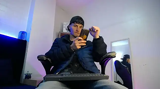 DemianPrince online show from 01/31/25, 02:58