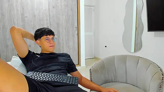 kittyandrick online show from 12/04/24, 07:22