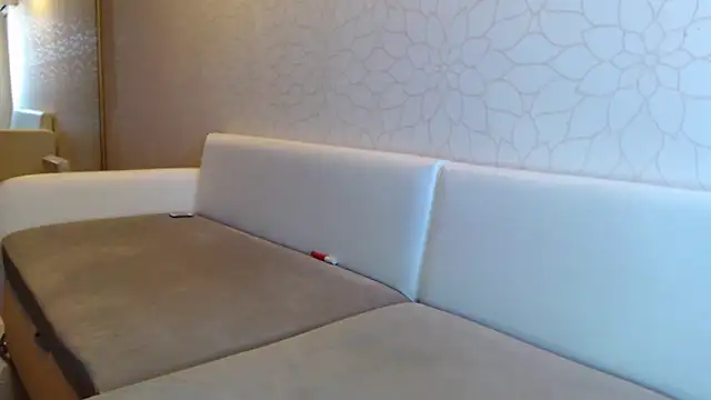 Snapshot of LeggyLover90 chatting on 02/18/25, 12:06 LeggyLover90 online show from 02/18/25, 12:06