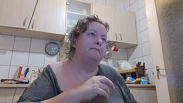 Snapshot of melissaBlessing chatting on 10/11/25, 02:12 melissaBlessing online show from 10/11/25, 02:12