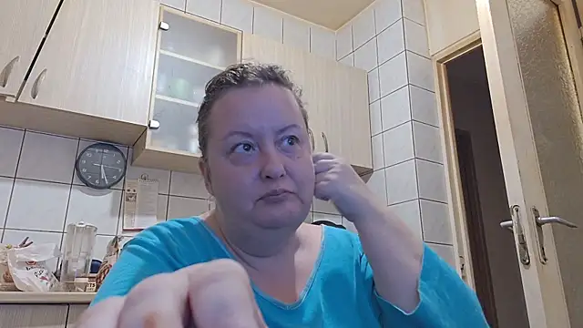 Snapshot of melissaBlessing chatting on 10/20/25, 02:24 melissaBlessing online show from 10/20/25, 02:24