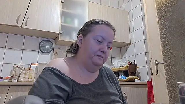 Snapshot of melissaBlessing chatting on 10/12/25, 02:13 melissaBlessing online show from 10/12/25, 02:13