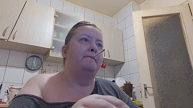 Snapshot of melissaBlessing chatting on 10/04/25, 02:02 melissaBlessing online show from 10/04/25, 02:02