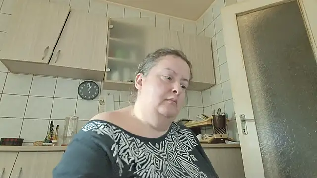 Snapshot of melissaBlessing chatting on 02/17/25, 09:03 melissaBlessing online show from 02/17/25, 09:03