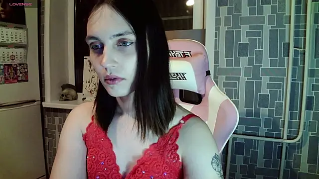 Snapshot of BlackHe4rts_ chatting on 12/21/24, 06:44 BlackHe4rts online show from 12/21/24, 06:44