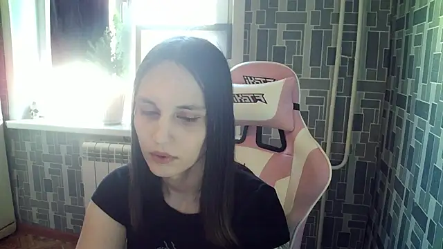 Snapshot of BlackHe4rts_ chatting on 03/19/25, 04:57 BlackHe4rts online show from 03/19/25, 04:57