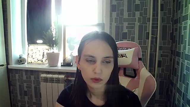 Snapshot of BlackHe4rts_ chatting on 03/12/25, 04:08 BlackHe4rts online show from 03/12/25, 04:08