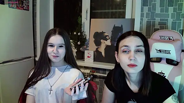 Snapshot of BlackHe4rts_ chatting on 01/17/25, 09:39 BlackHe4rts online show from 01/17/25, 09:39