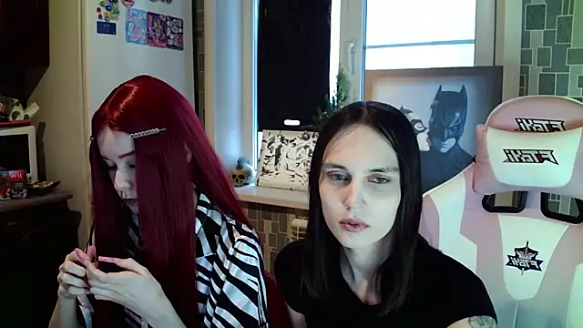 Snapshot of BlackHe4rts_ chatting on 02/13/25, 11:06 BlackHe4rts online show from 02/13/25, 11:06