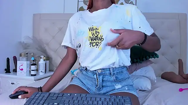 Snapshot of _chloe_adams chatting on 03/11/25, 11:33 chloe adams online show from 03/11/25, 11:33