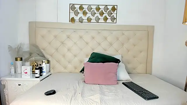 Snapshot of _chloe_adams chatting on 03/21/25, 11:55 chloe adams online show from 03/21/25, 11:55