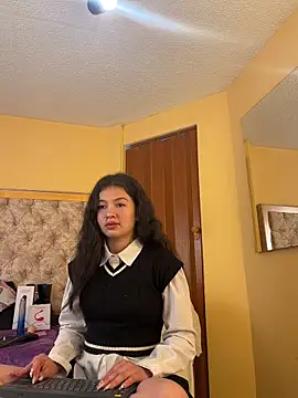 lilimini032 online show from 11/26/25, 07:58