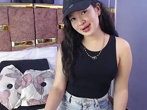 lilimini032 online show from 12/04/25, 07:57