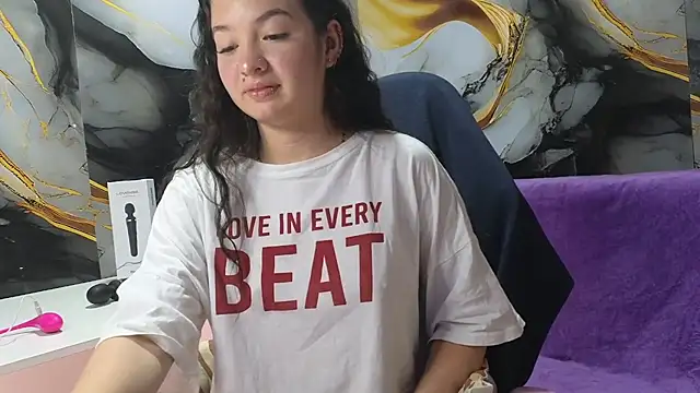 lilimini032 online show from 02/09/26, 07:56