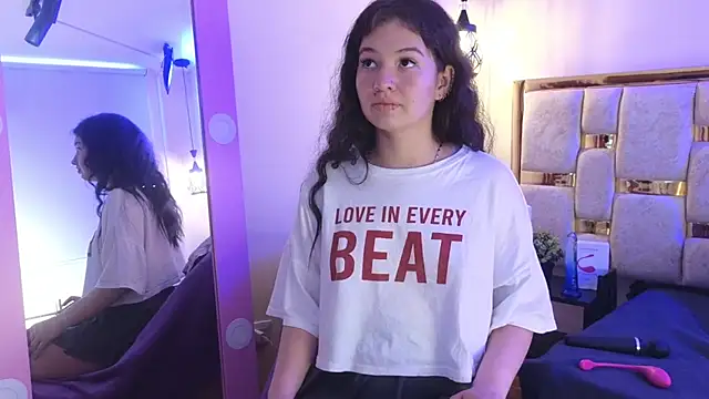 lilimini032 online show from 03/16/26, 08:33