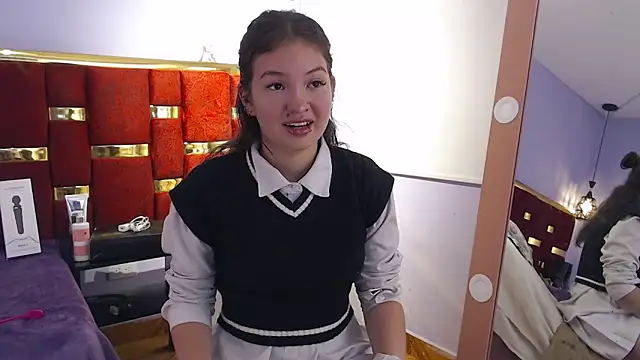 lilimini032 online show from 12/17/25, 08:36